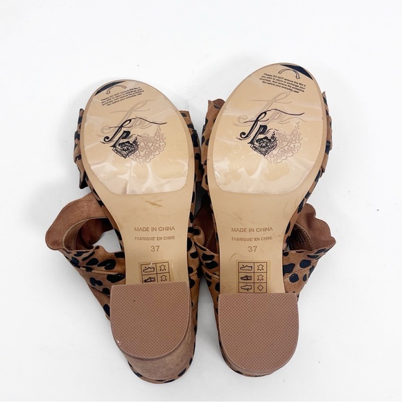 FREE PEOPLE Rosie Animal Print Ruffle Straps Slip On Heels Size EU 37 - Picture 3 of 11